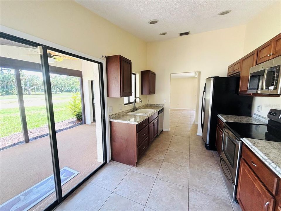 For Sale: $289,000 (3 beds, 2 baths, 1265 Square Feet)