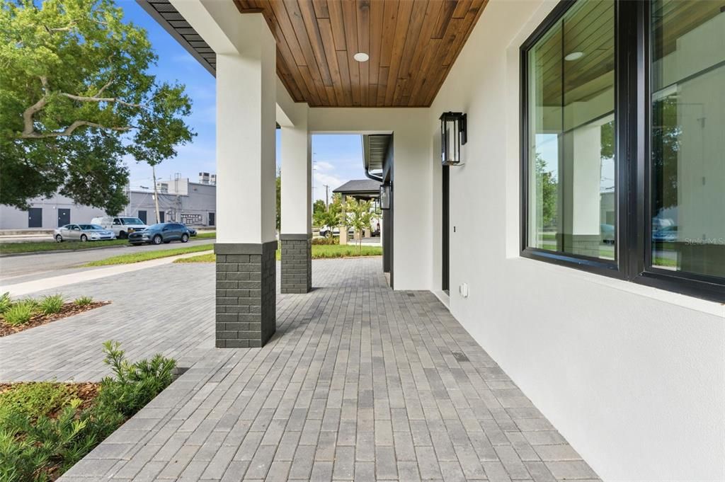 Activo con contrato: $1,290,000 (4 camas, 4 baños, 3090 Pies cuadrados)
