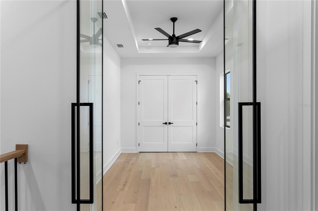 Activo con contrato: $1,290,000 (4 camas, 4 baños, 3090 Pies cuadrados)
