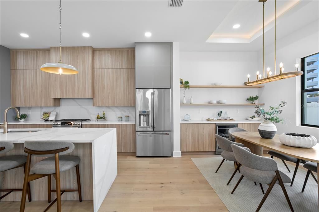 Activo con contrato: $1,290,000 (4 camas, 4 baños, 3090 Pies cuadrados)