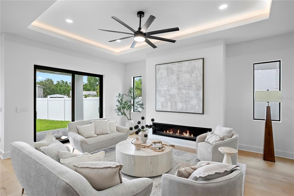 Activo con contrato: $1,290,000 (4 camas, 4 baños, 3090 Pies cuadrados)
