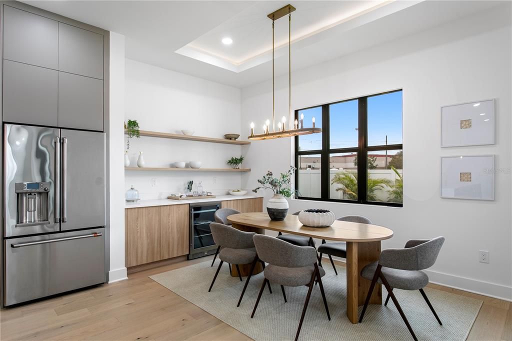 Activo con contrato: $1,290,000 (4 camas, 4 baños, 3090 Pies cuadrados)