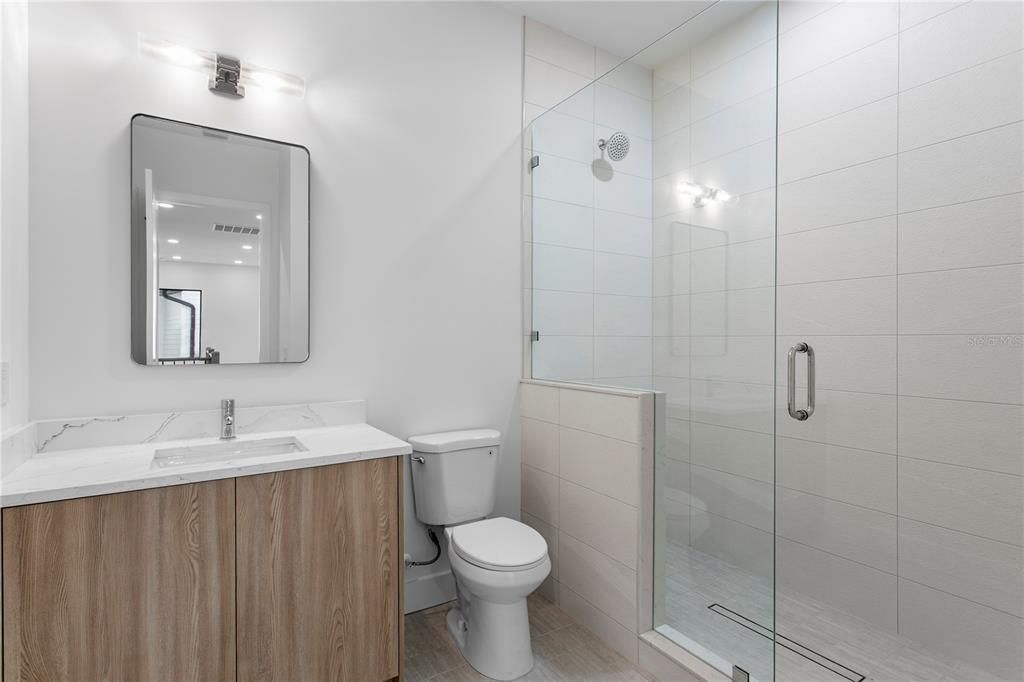 Activo con contrato: $1,290,000 (4 camas, 4 baños, 3090 Pies cuadrados)