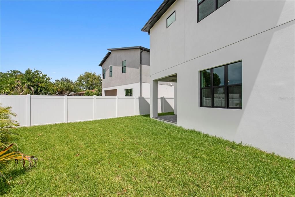 Activo con contrato: $1,290,000 (4 camas, 4 baños, 3090 Pies cuadrados)