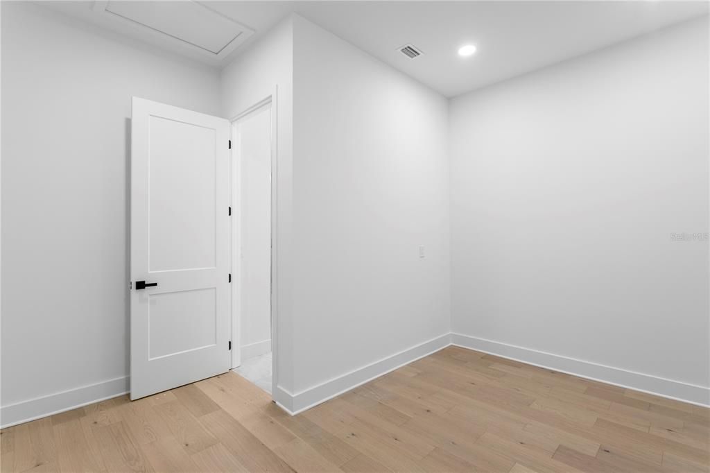 Activo con contrato: $1,290,000 (4 camas, 4 baños, 3090 Pies cuadrados)