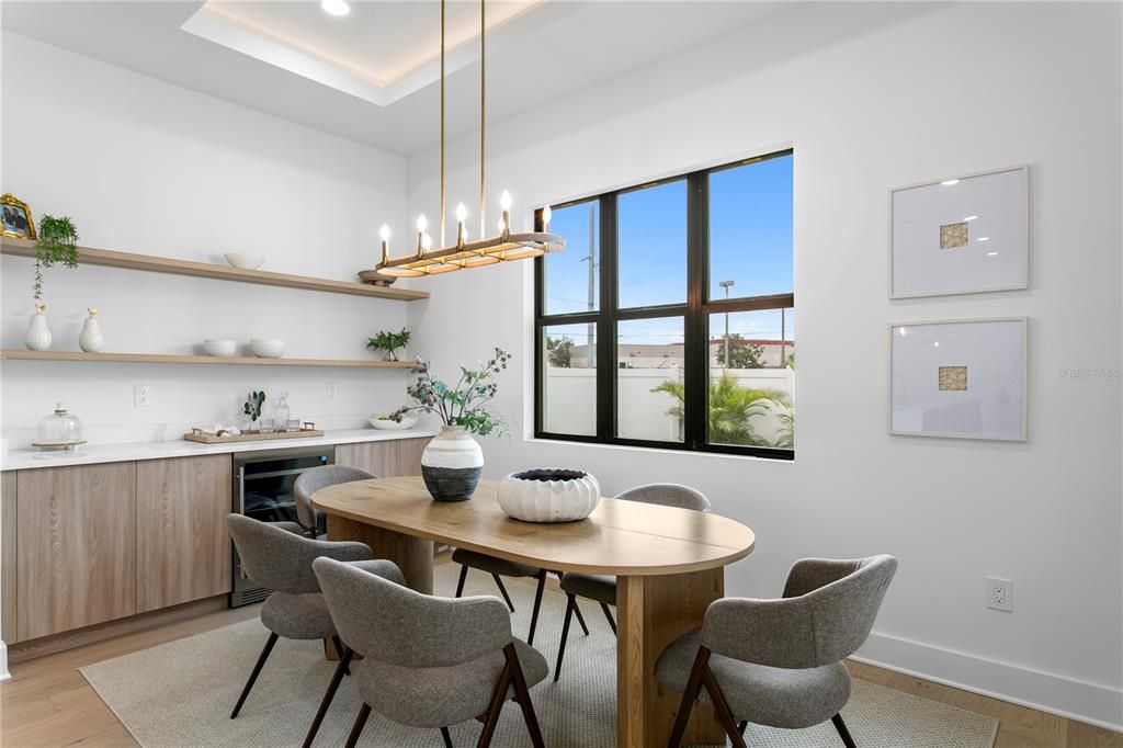 Activo con contrato: $1,290,000 (4 camas, 4 baños, 3090 Pies cuadrados)