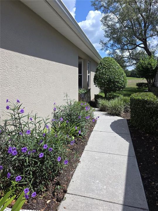 For Sale: $329,900 (2 beds, 2 baths, 1825 Square Feet)