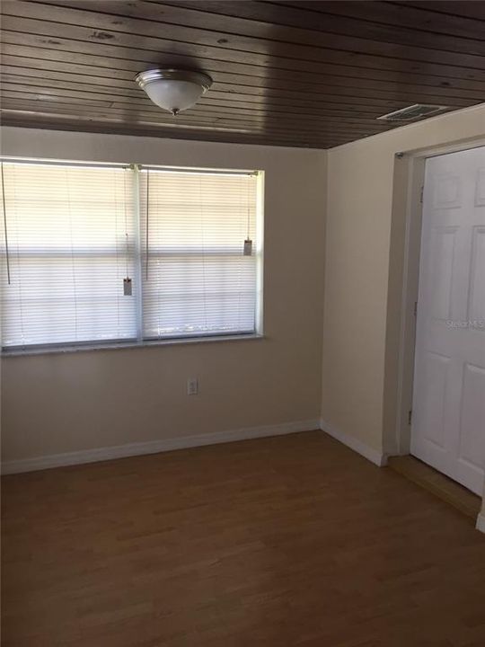 For Rent: $1,395 (3 beds, 1 baths, 798 Square Feet)