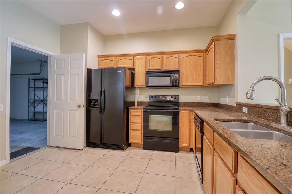 For Rent: $2,500 (2 beds, 2 baths, 1730 Square Feet)