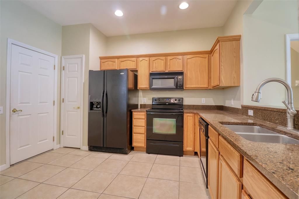 For Rent: $2,500 (2 beds, 2 baths, 1730 Square Feet)