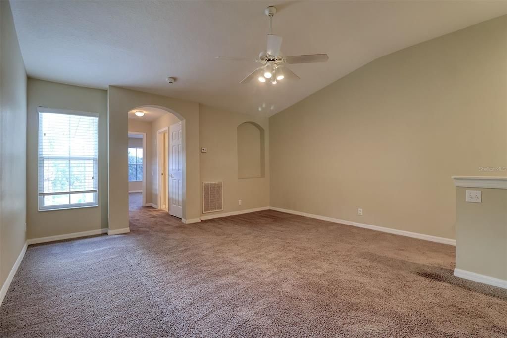 For Rent: $2,500 (2 beds, 2 baths, 1730 Square Feet)