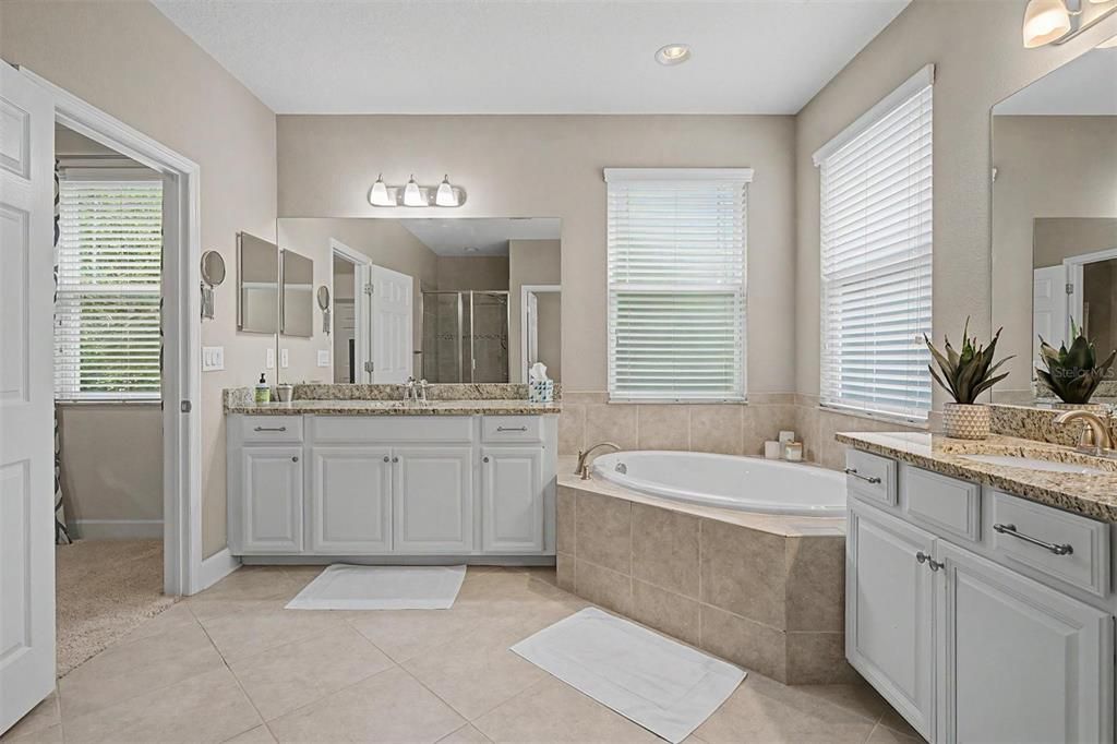 For Sale: $790,000 (4 beds, 3 baths, 3293 Square Feet)