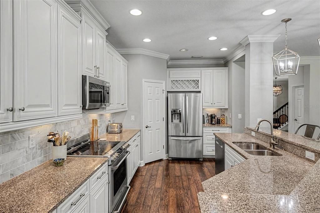 For Sale: $790,000 (4 beds, 3 baths, 3293 Square Feet)
