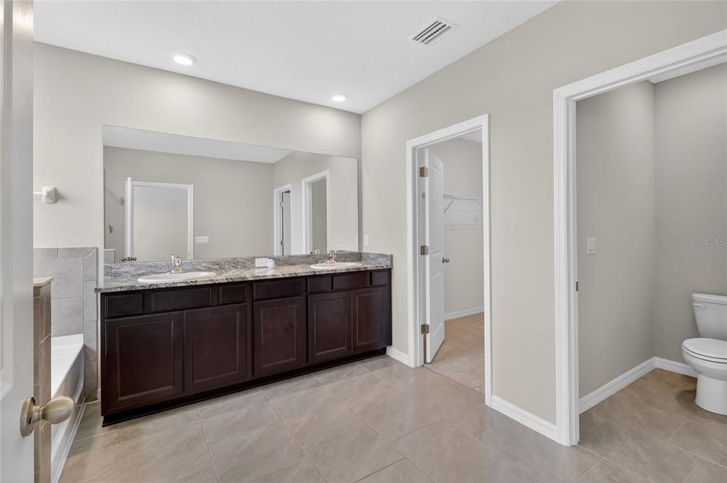 For Sale: $474,000 (4 beds, 3 baths, 2756 Square Feet)