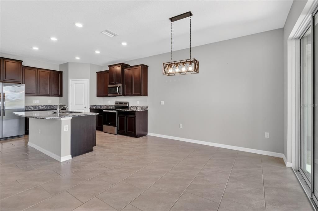 For Sale: $474,000 (4 beds, 3 baths, 2756 Square Feet)