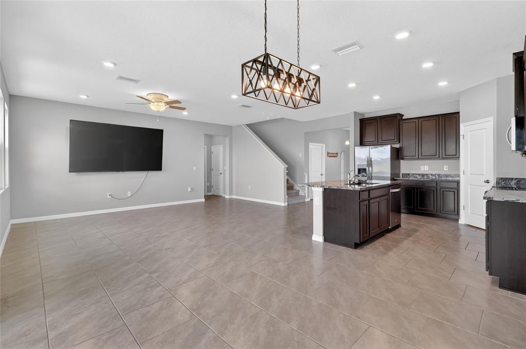 For Sale: $474,000 (4 beds, 3 baths, 2756 Square Feet)