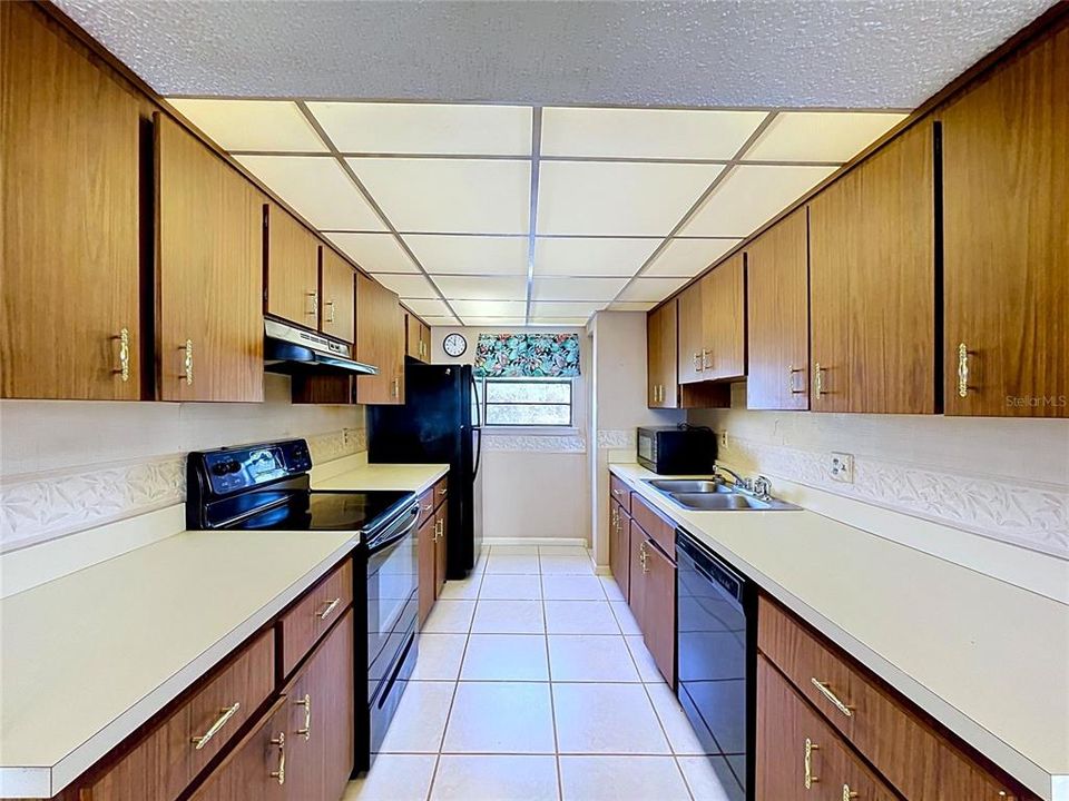 For Sale: $424,900 (2 beds, 2 baths, 1080 Square Feet)