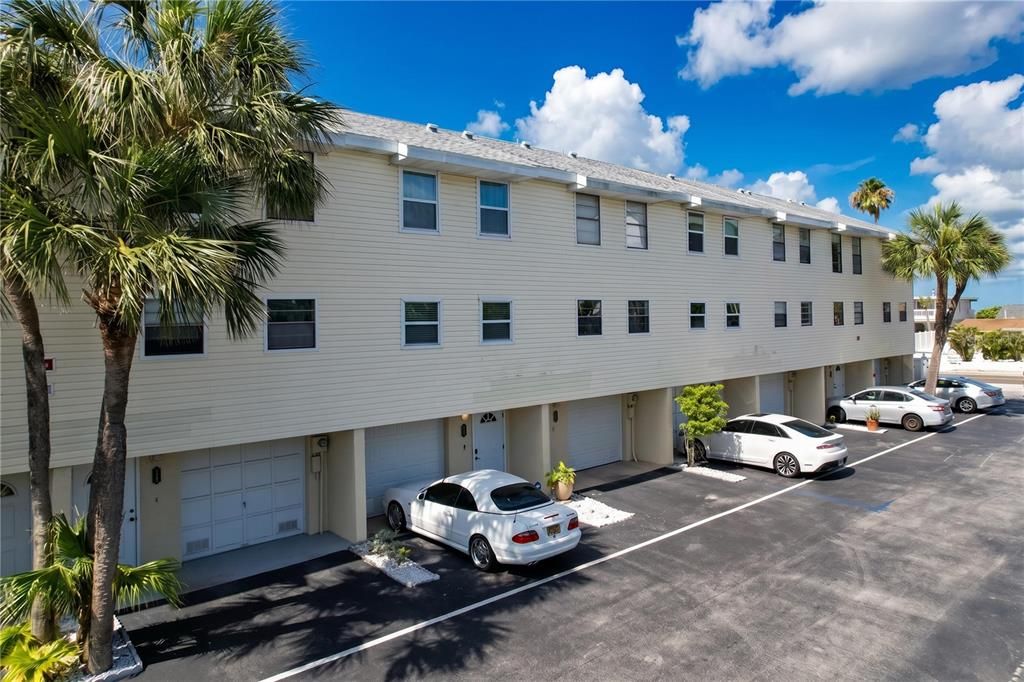 For Sale: $424,900 (2 beds, 2 baths, 1080 Square Feet)