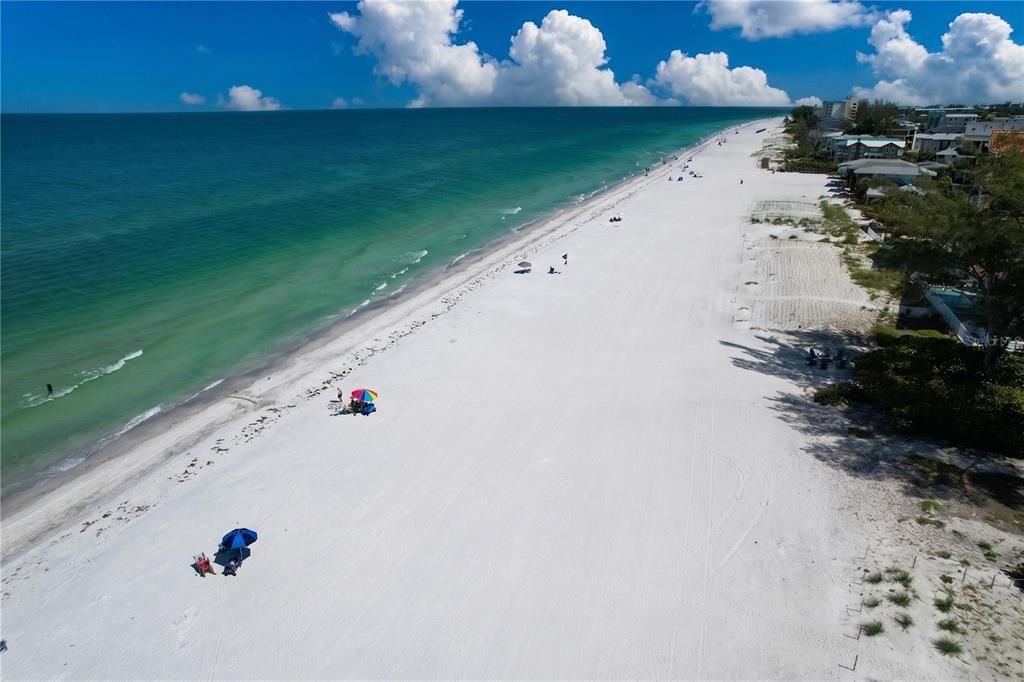 For Sale: $424,900 (2 beds, 2 baths, 1080 Square Feet)