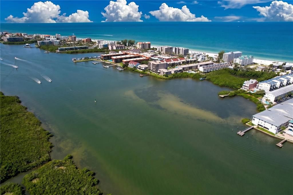 For Sale: $424,900 (2 beds, 2 baths, 1080 Square Feet)