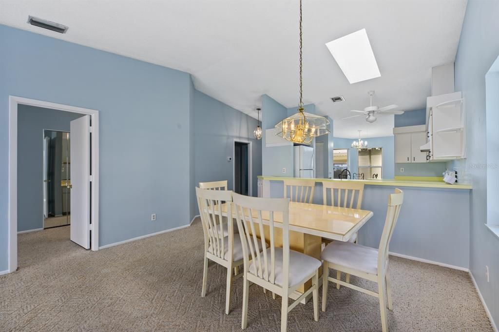 For Sale: $245,000 (2 beds, 2 baths, 1236 Square Feet)