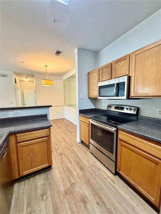 For Rent: $1,500 (2 beds, 2 baths, 1048 Square Feet)