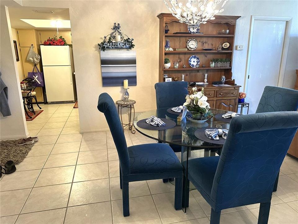 For Sale: $150,000 (2 beds, 2 baths, 940 Square Feet)