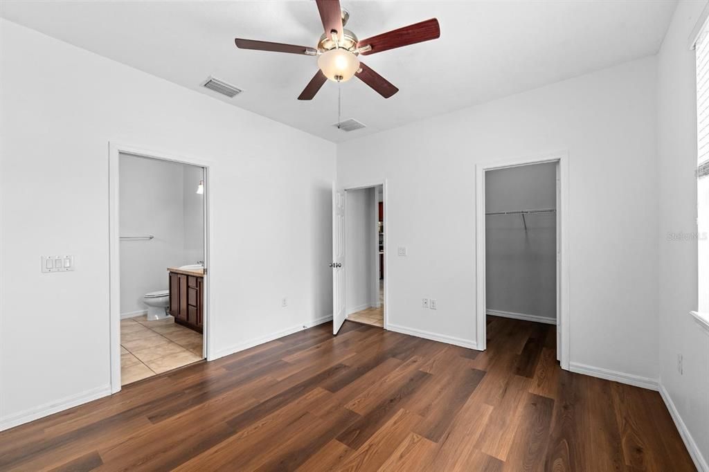 For Sale: $345,000 (3 beds, 2 baths, 1551 Square Feet)
