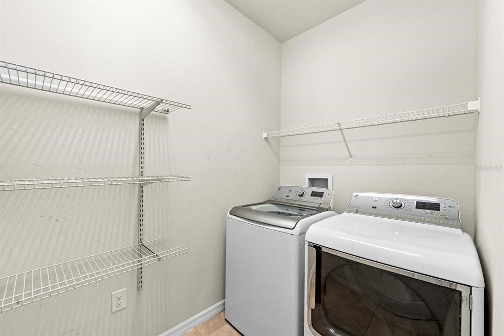 For Sale: $345,000 (3 beds, 2 baths, 1551 Square Feet)