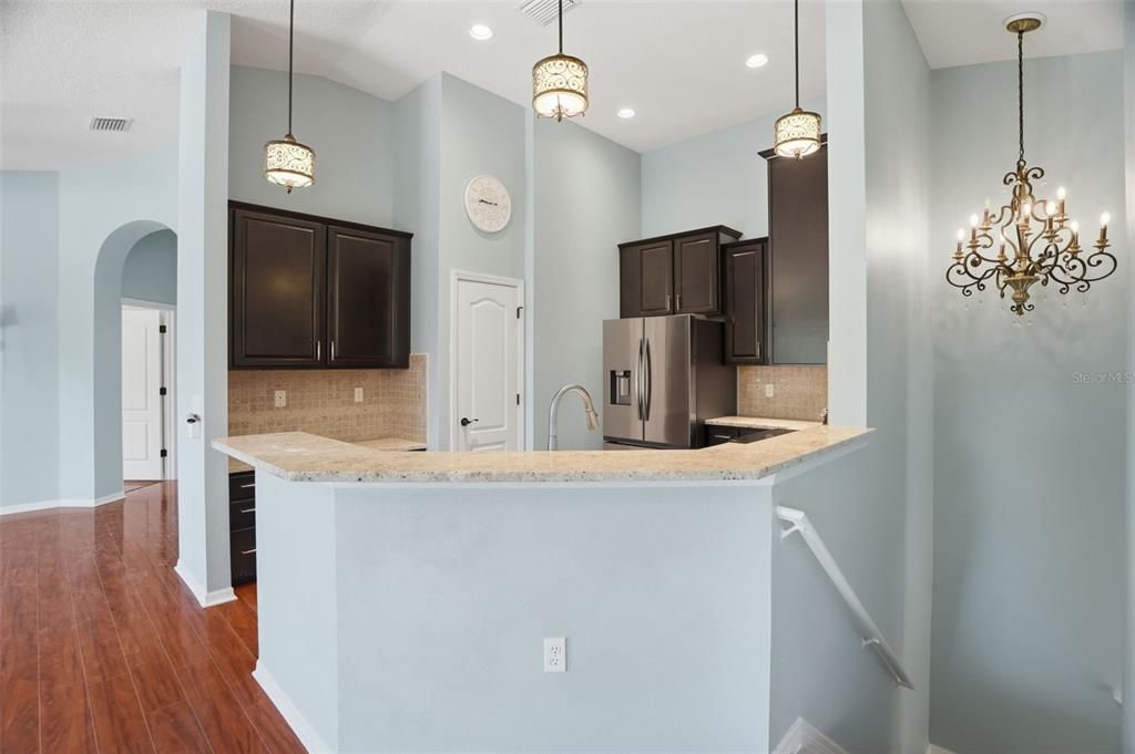 For Sale: $339,900 (2 beds, 2 baths, 1264 Square Feet)