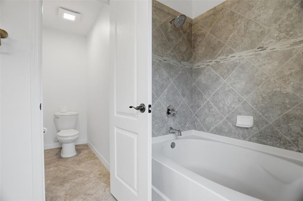 For Sale: $339,900 (2 beds, 2 baths, 1264 Square Feet)