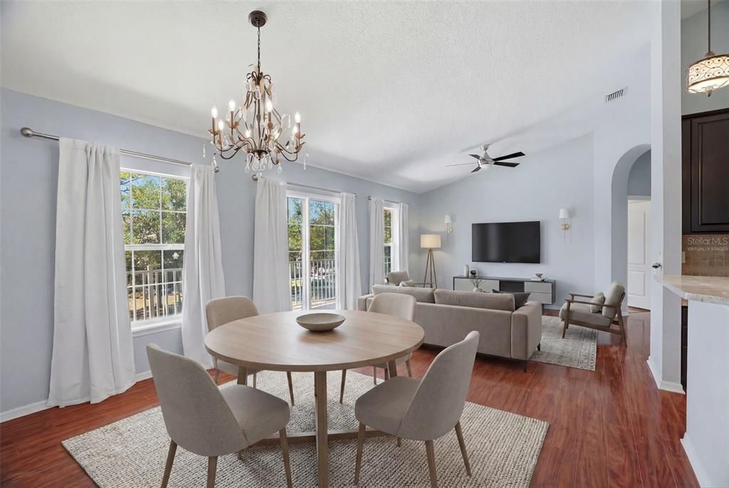 For Sale: $339,900 (2 beds, 2 baths, 1264 Square Feet)