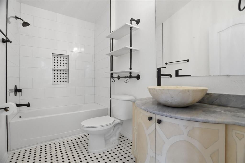 For Sale: $339,900 (2 beds, 2 baths, 1264 Square Feet)
