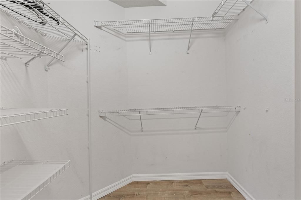 En Venta: $479,900 (4 camas, 2 baños, 2249 Pies cuadrados)