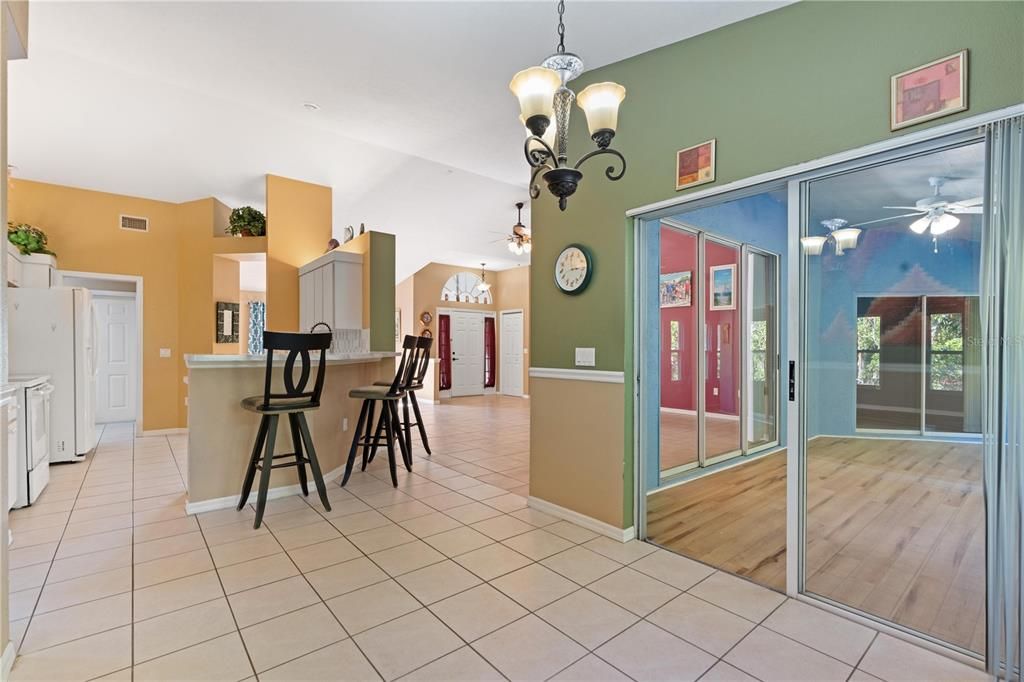 En Venta: $479,900 (4 camas, 2 baños, 2249 Pies cuadrados)