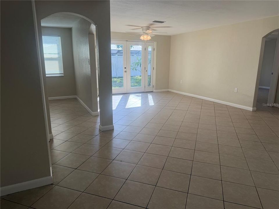 For Sale: $299,000 (4 beds, 2 baths, 1847 Square Feet)