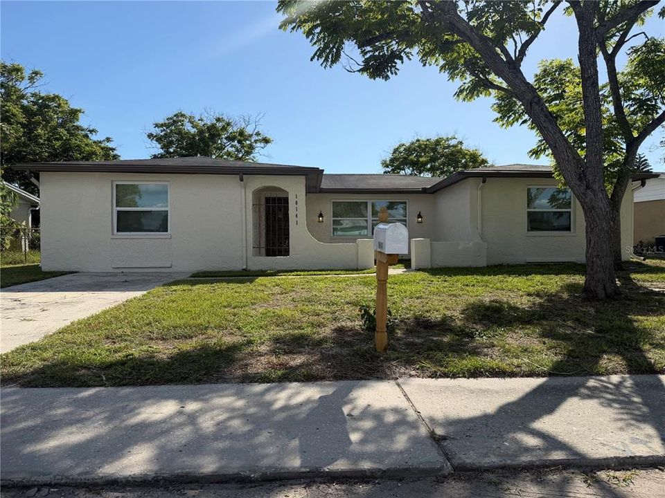For Sale: $299,000 (4 beds, 2 baths, 1847 Square Feet)