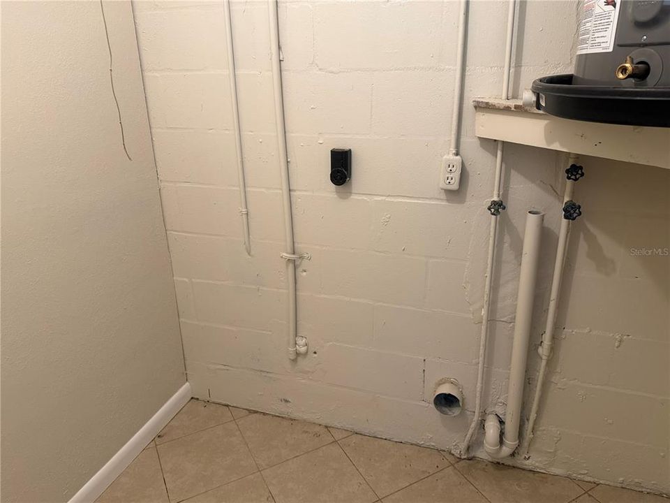 For Sale: $299,000 (4 beds, 2 baths, 1847 Square Feet)