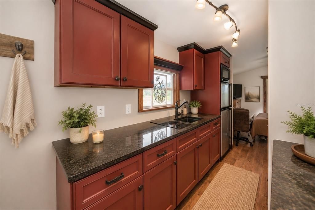 For Sale: $999,000 (6 beds, 5 baths, 2636 Square Feet)