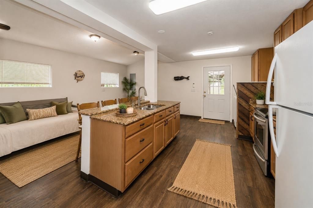 For Sale: $999,000 (6 beds, 5 baths, 2636 Square Feet)