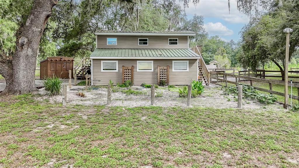 For Sale: $999,000 (6 beds, 5 baths, 2636 Square Feet)