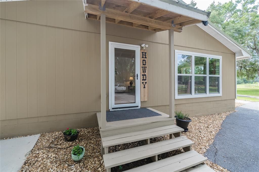 For Sale: $999,000 (6 beds, 5 baths, 2636 Square Feet)