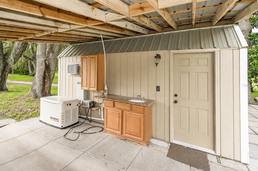 For Sale: $999,000 (6 beds, 5 baths, 2636 Square Feet)