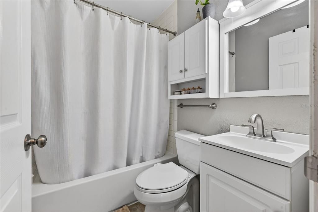 На продажу: $424,900 (2 спален, 1 ванн, 805 Квадратных фут)