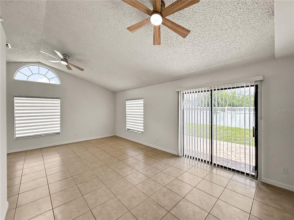 For Sale: $275,900 (3 beds, 2 baths, 1614 Square Feet)