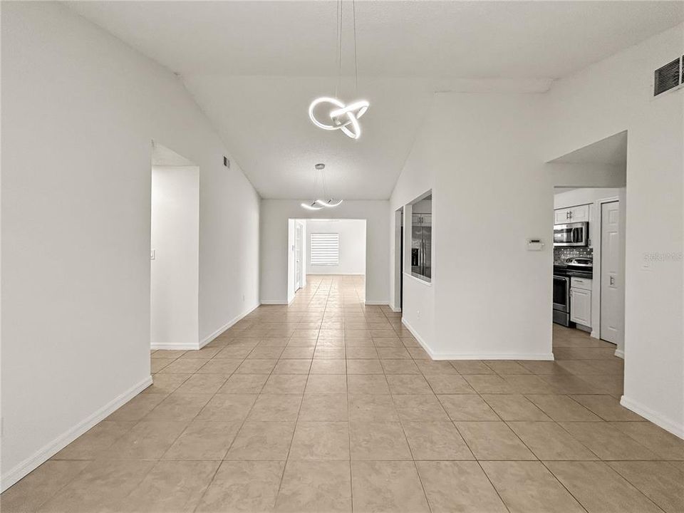 For Sale: $275,900 (3 beds, 2 baths, 1614 Square Feet)