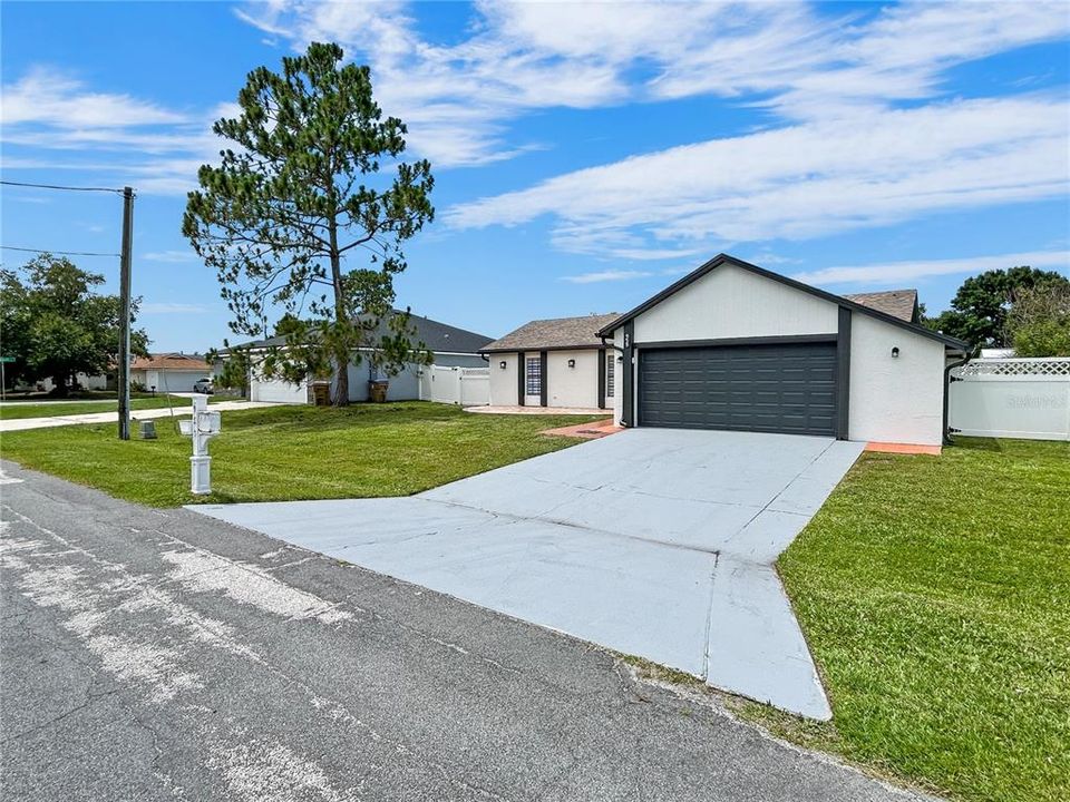For Sale: $275,900 (3 beds, 2 baths, 1614 Square Feet)