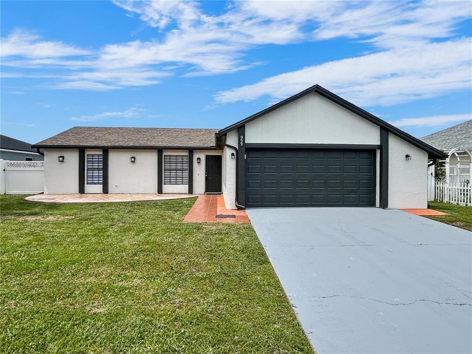 For Sale: $275,900 (3 beds, 2 baths, 1614 Square Feet)