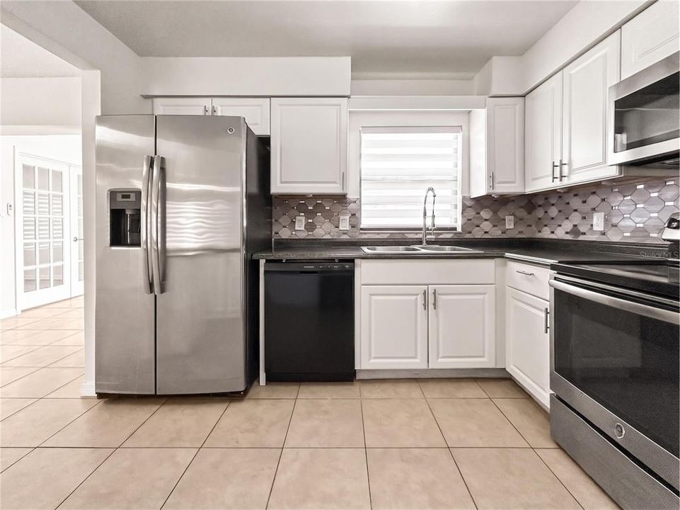 For Sale: $275,900 (3 beds, 2 baths, 1614 Square Feet)