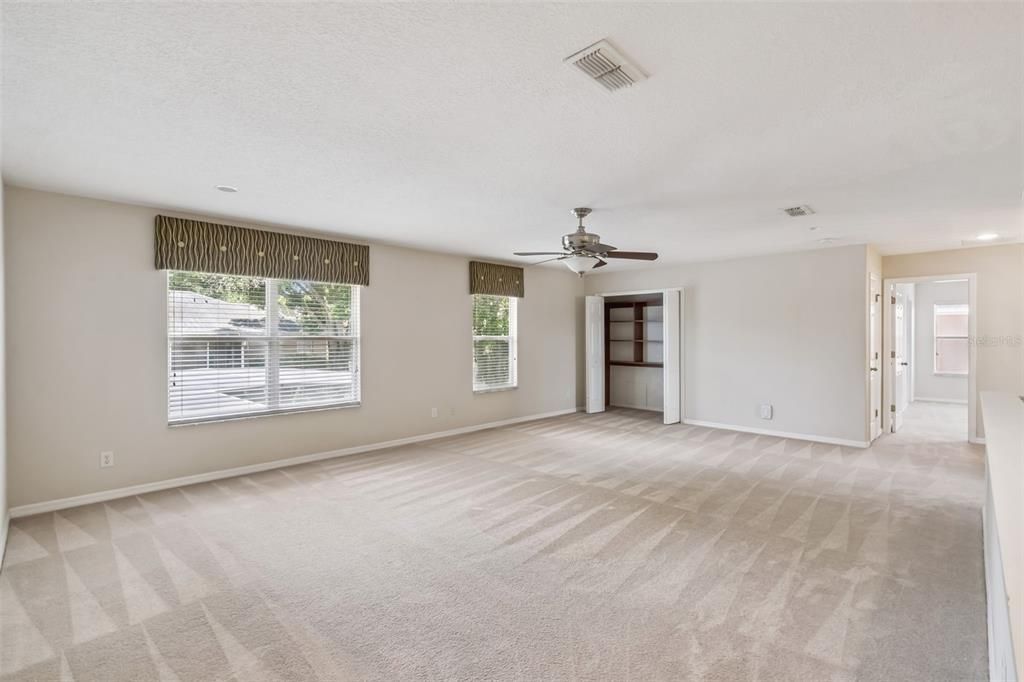 For Rent: $3,475 (5 beds, 4 baths, 3807 Square Feet)